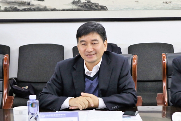 集團公司黨委書記、董事長譚順輝主持座談會.JPG